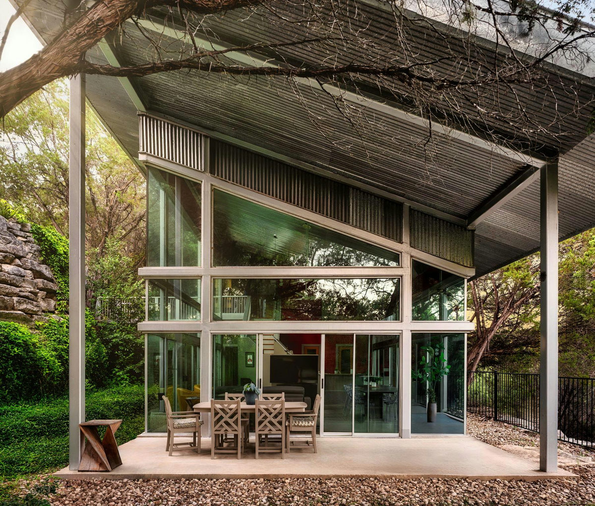 2803 Manitou Dr — exterior