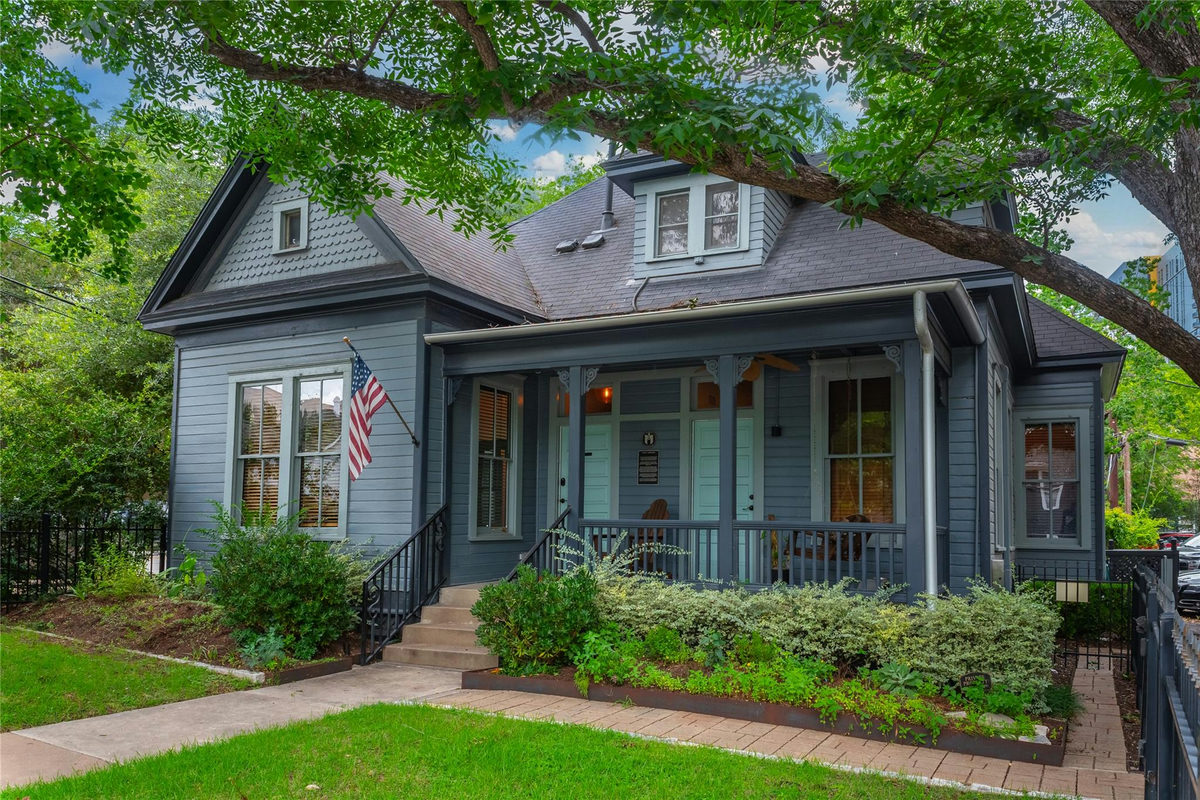 1701 Nueces St — exterior