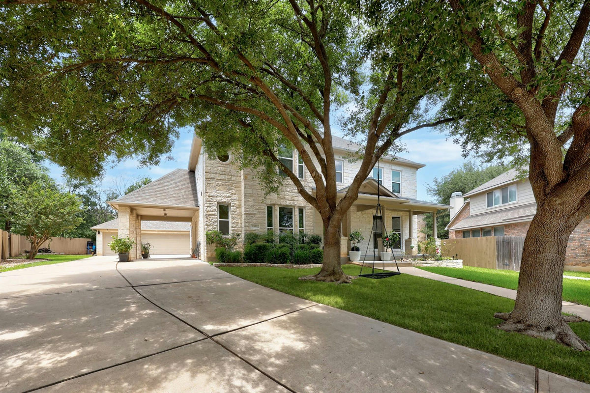 3502 Hidden Oaks Cv — photo 2