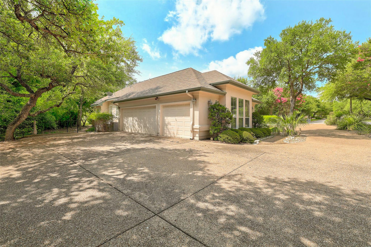 33 Meadows End — photo 3