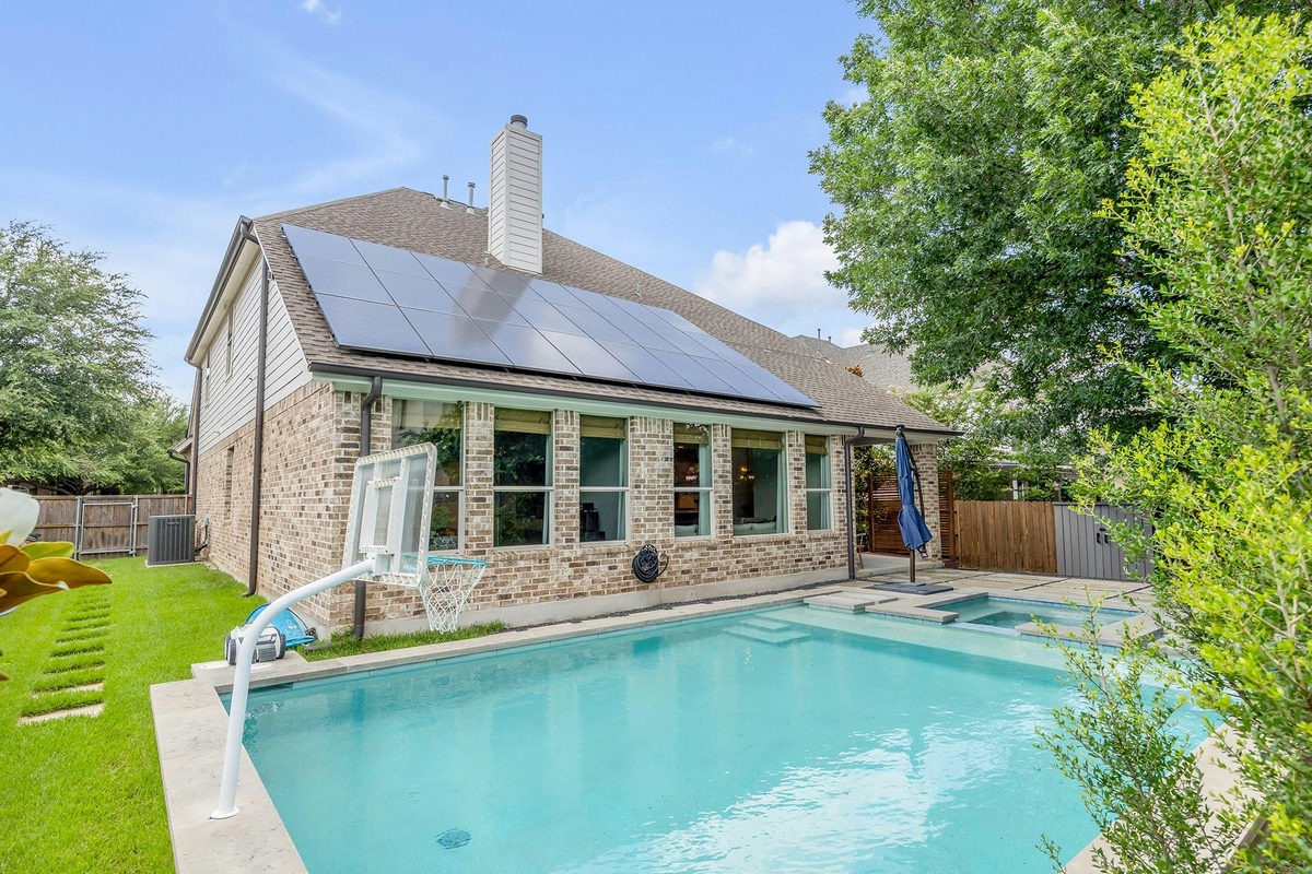 2421 Turtle Mountain Bnd — photo 2