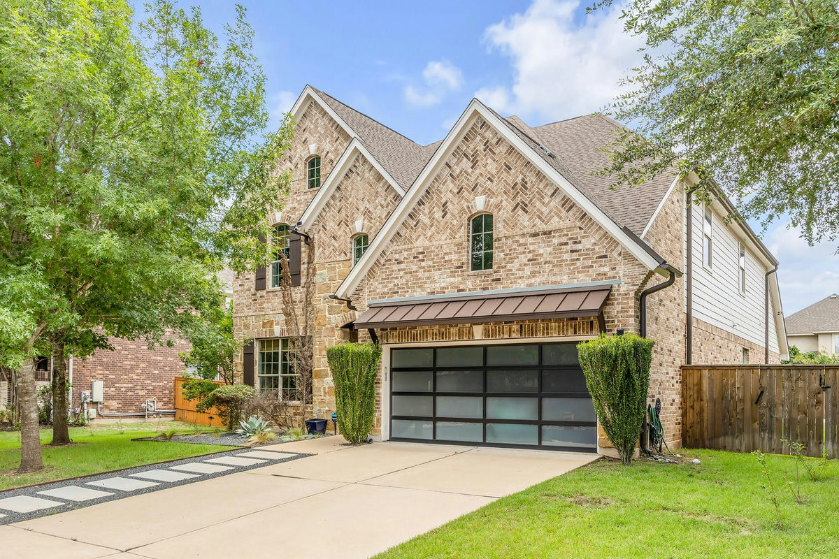 2421 Turtle Mountain Bnd — photo 2