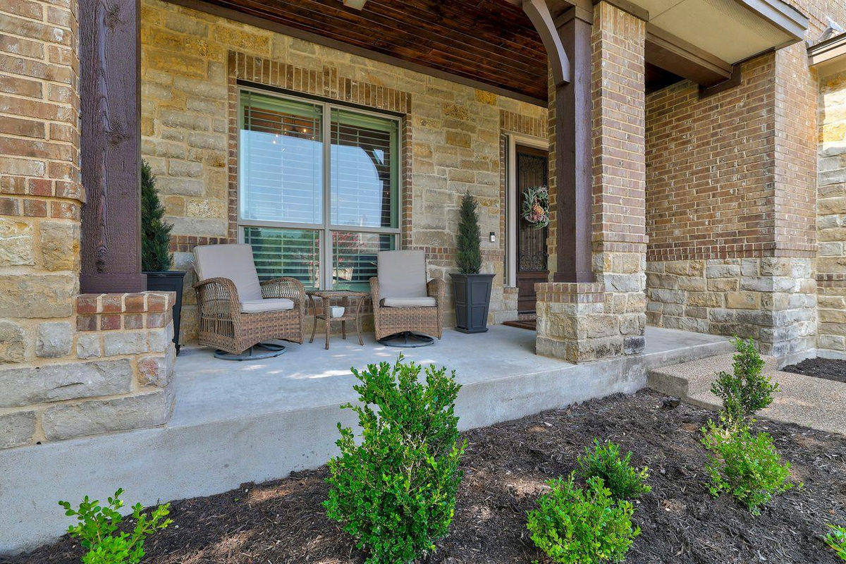 809 Prairie Dunes Dr — photo 2