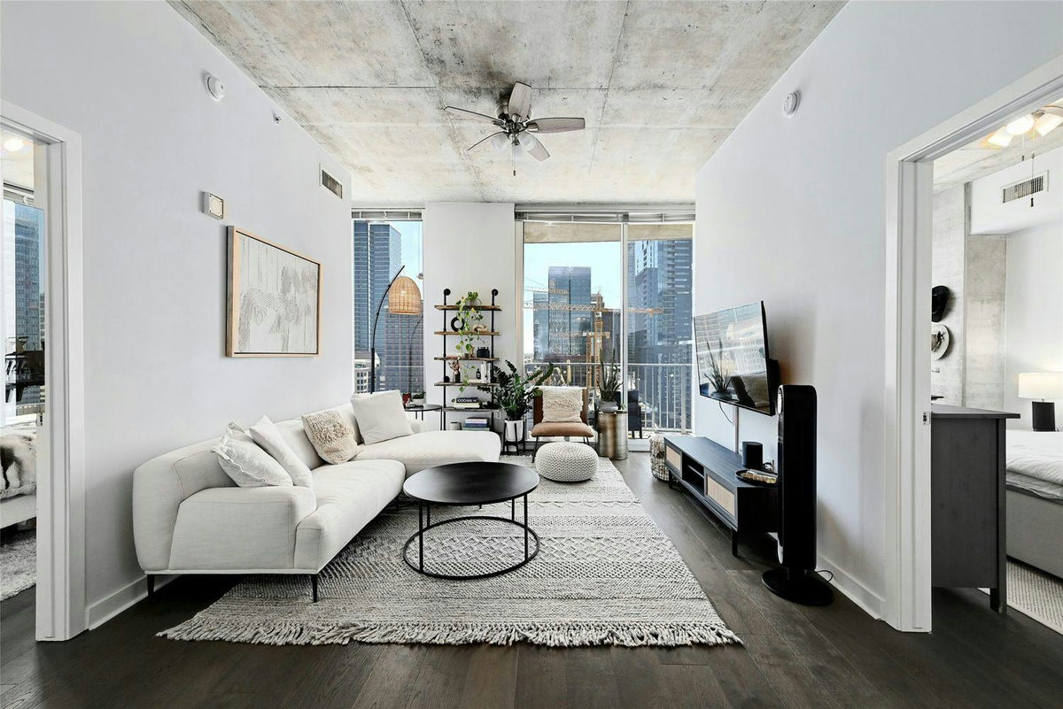 360 Nueces St #1809 — exterior