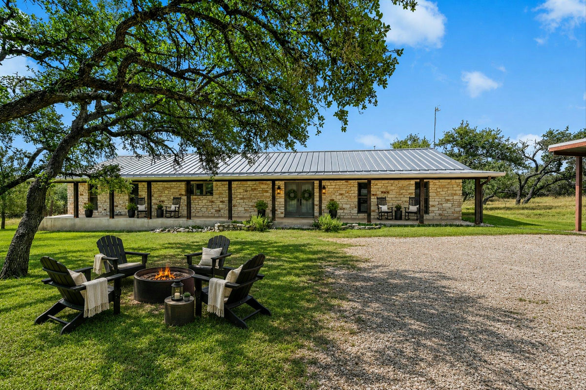 104 SENDERO ARBOLADO — exterior