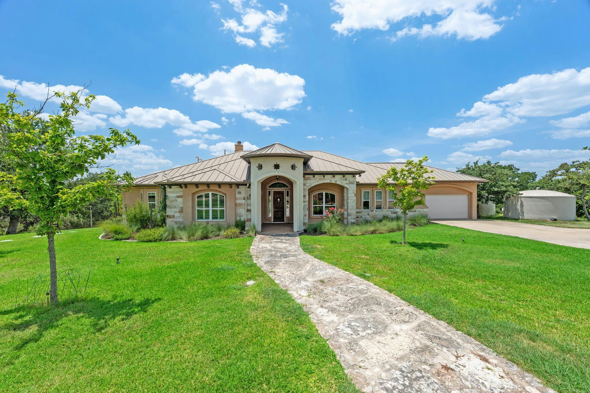 1012 Quail Ridge Dr — exterior
