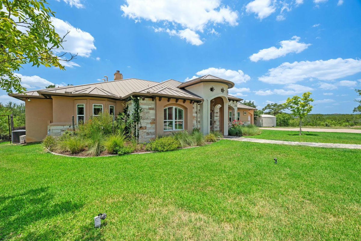1012 Quail Ridge Dr — photo 2