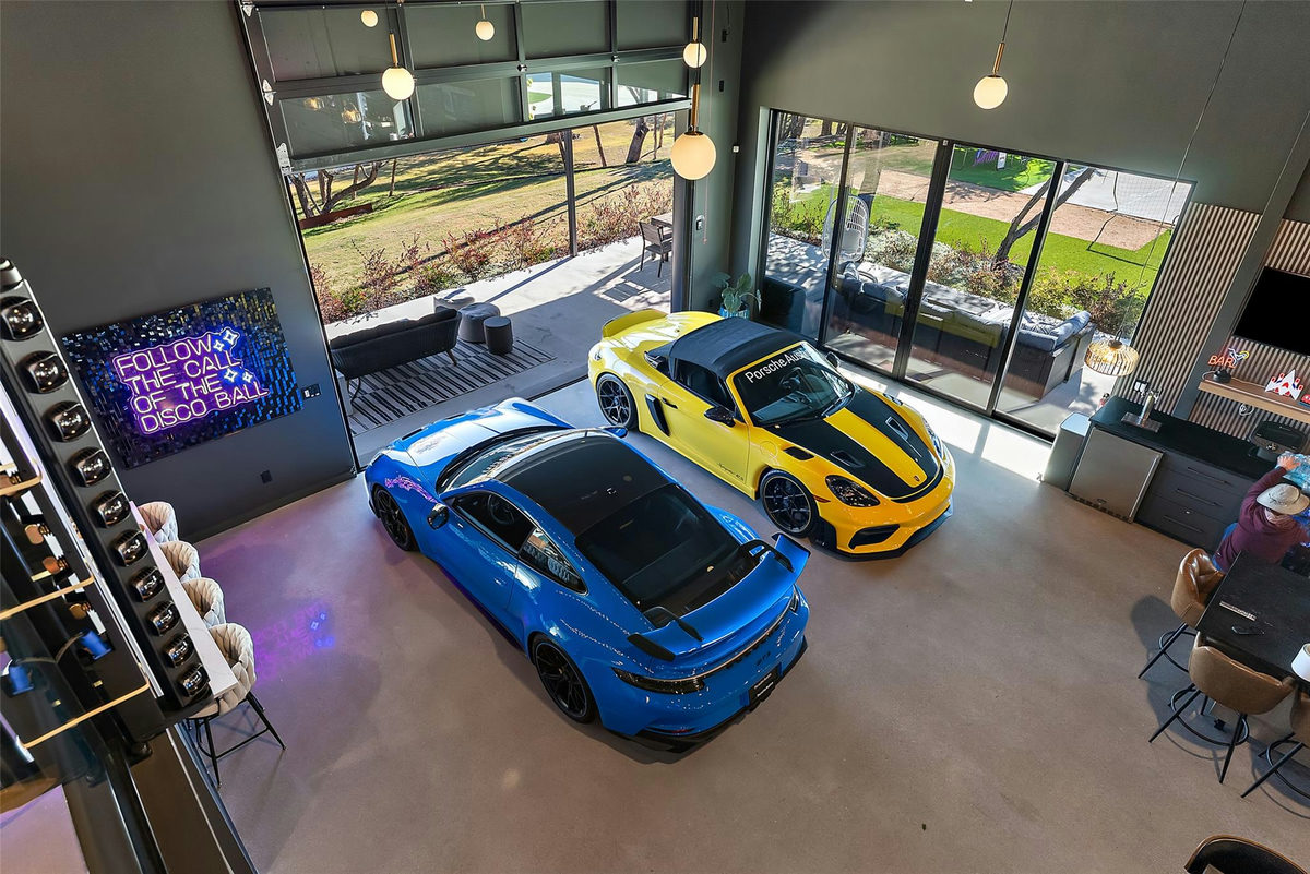 475 Happy Trl — exterior