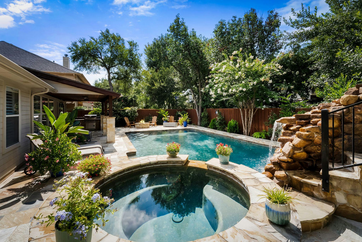 4007 Vista Isle Dr — exterior