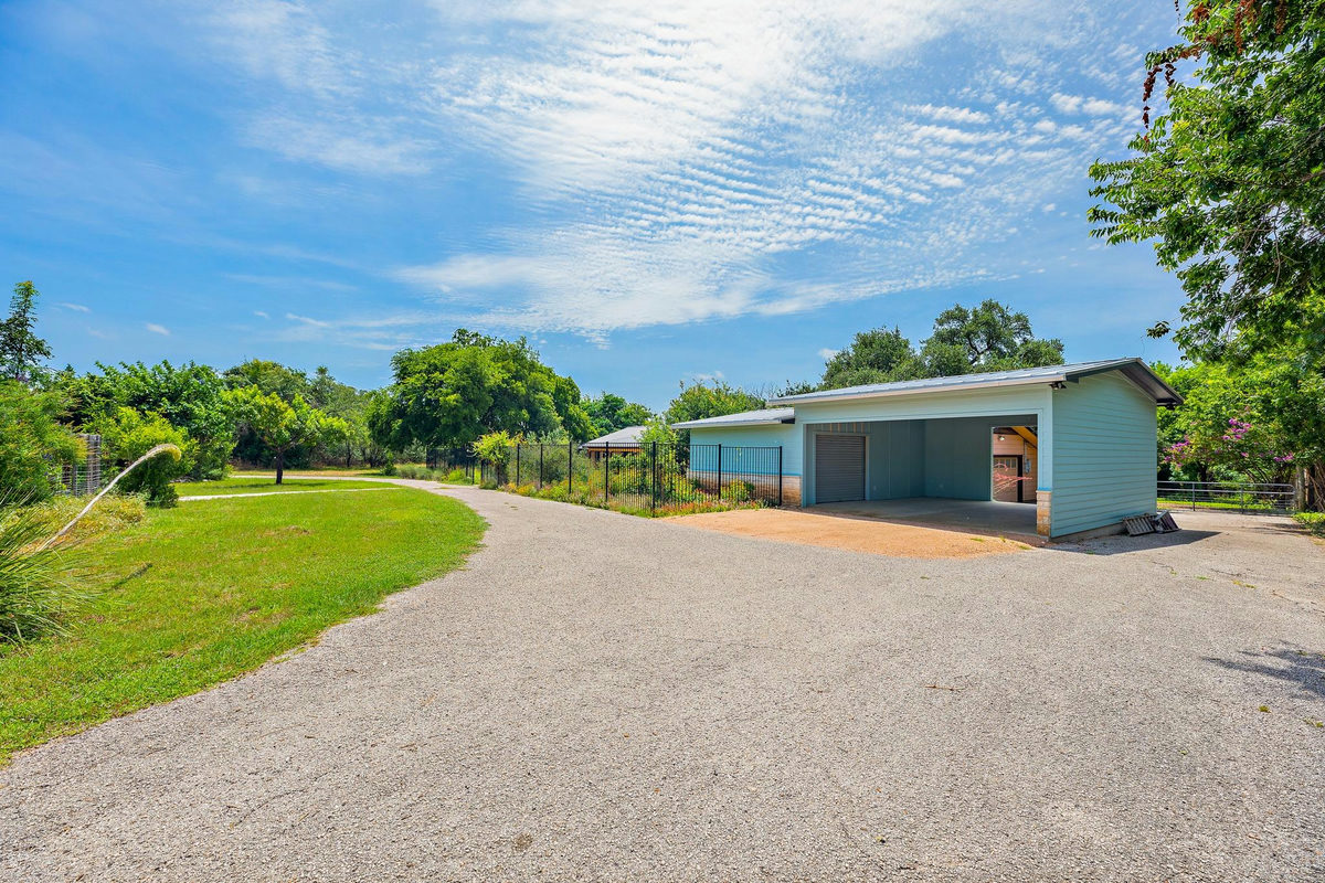 501 Liberty Dr — photo 2