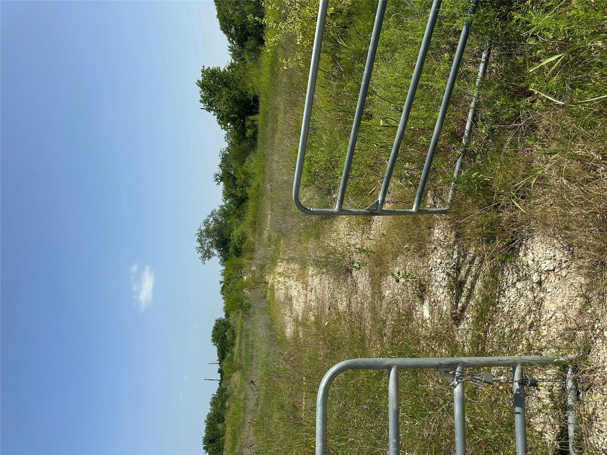 6709 Fm 1327 — exterior