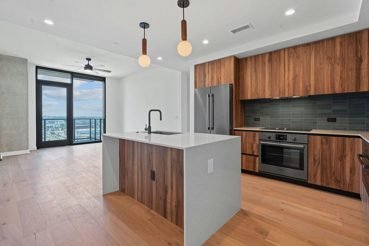 84 East Ave #2103 — exterior