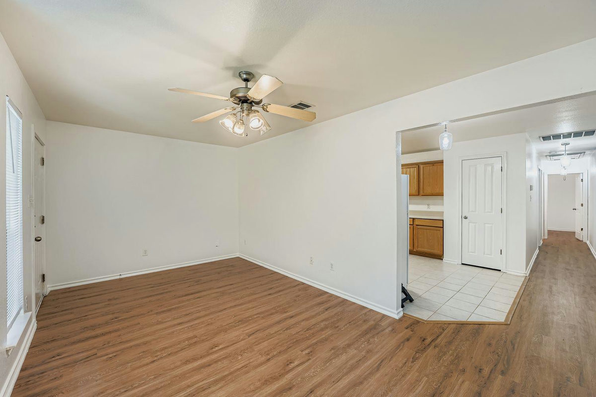 3309 Robinson Ave — photo 4