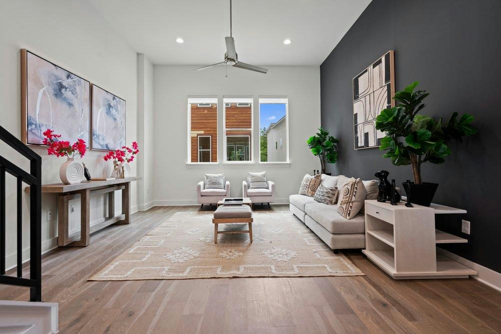 2505 Bluebonnet Ave #4 — photo 2