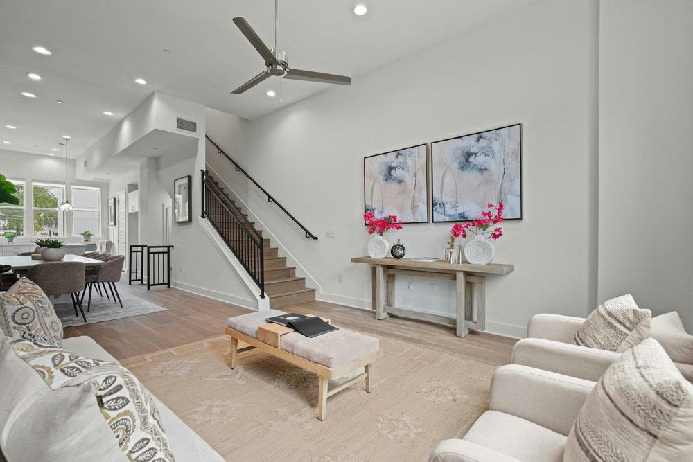 2505 Bluebonnet Ave #4 — exterior