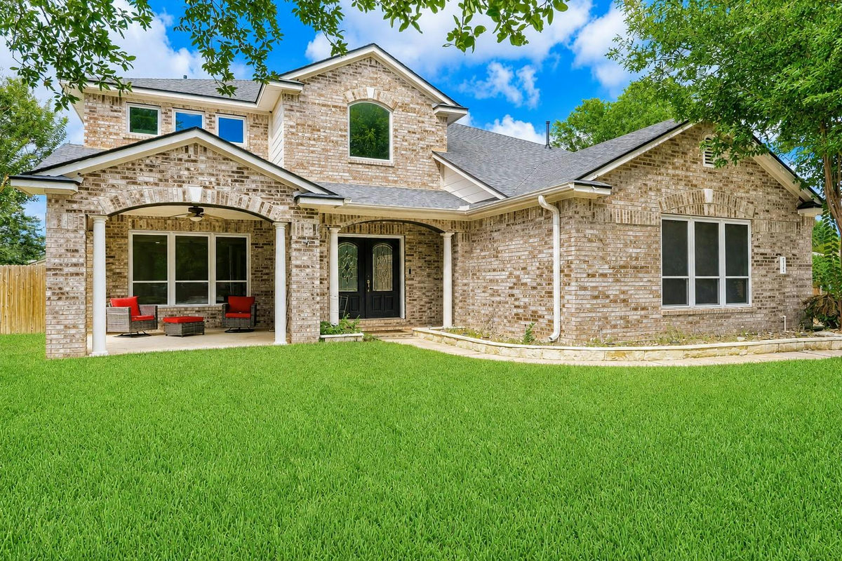 2304 Brittway Ln — exterior