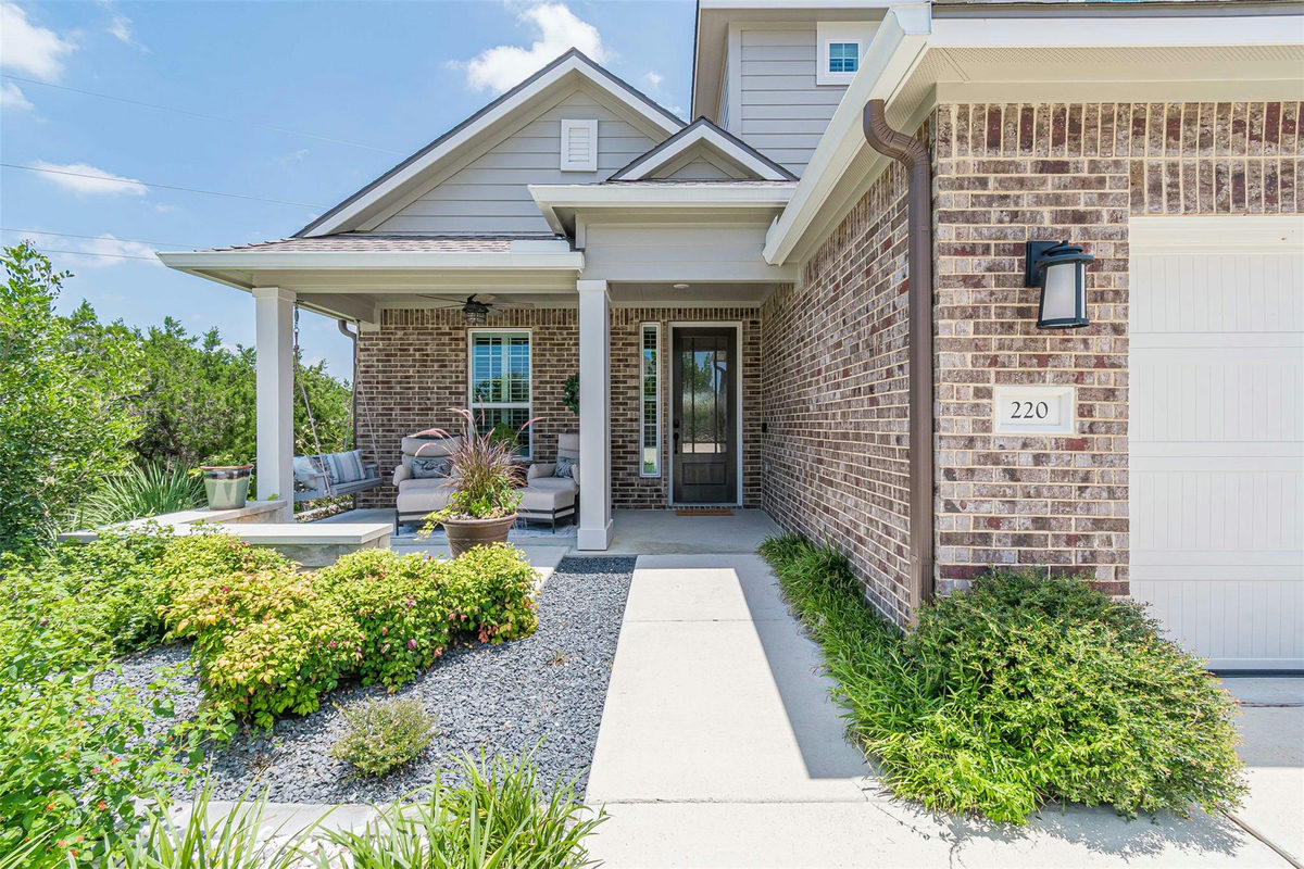 220 Cruising Oak St — photo 2
