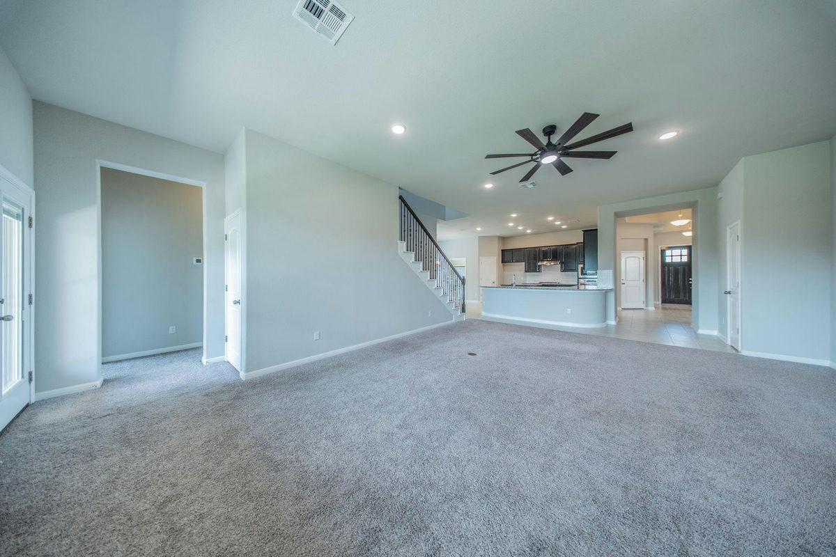 533 Founders Rdg — photo 5