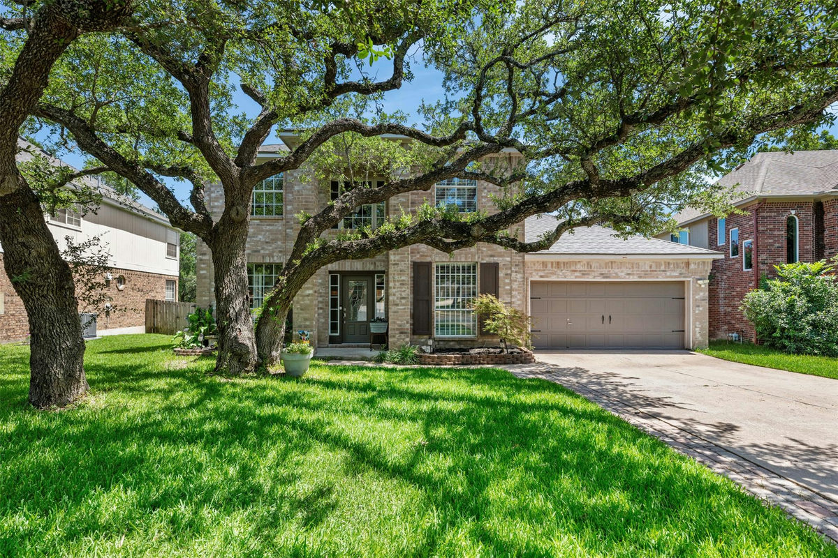 4011 Honey Bear Loop — photo 3