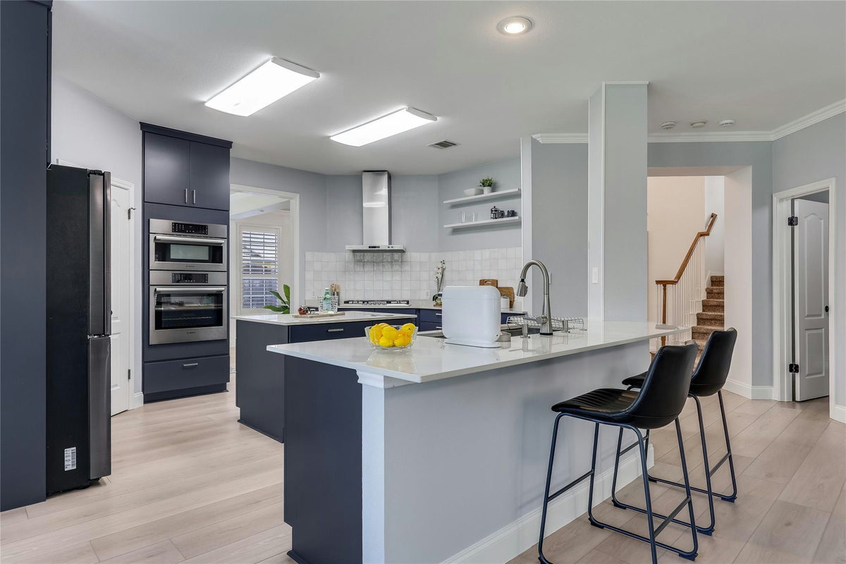 15128 Thatcher Dr — photo 2