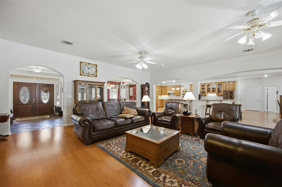 197 Elm Wood Dr — photo 2