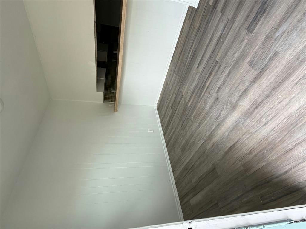1006 N Meadows Dr — exterior
