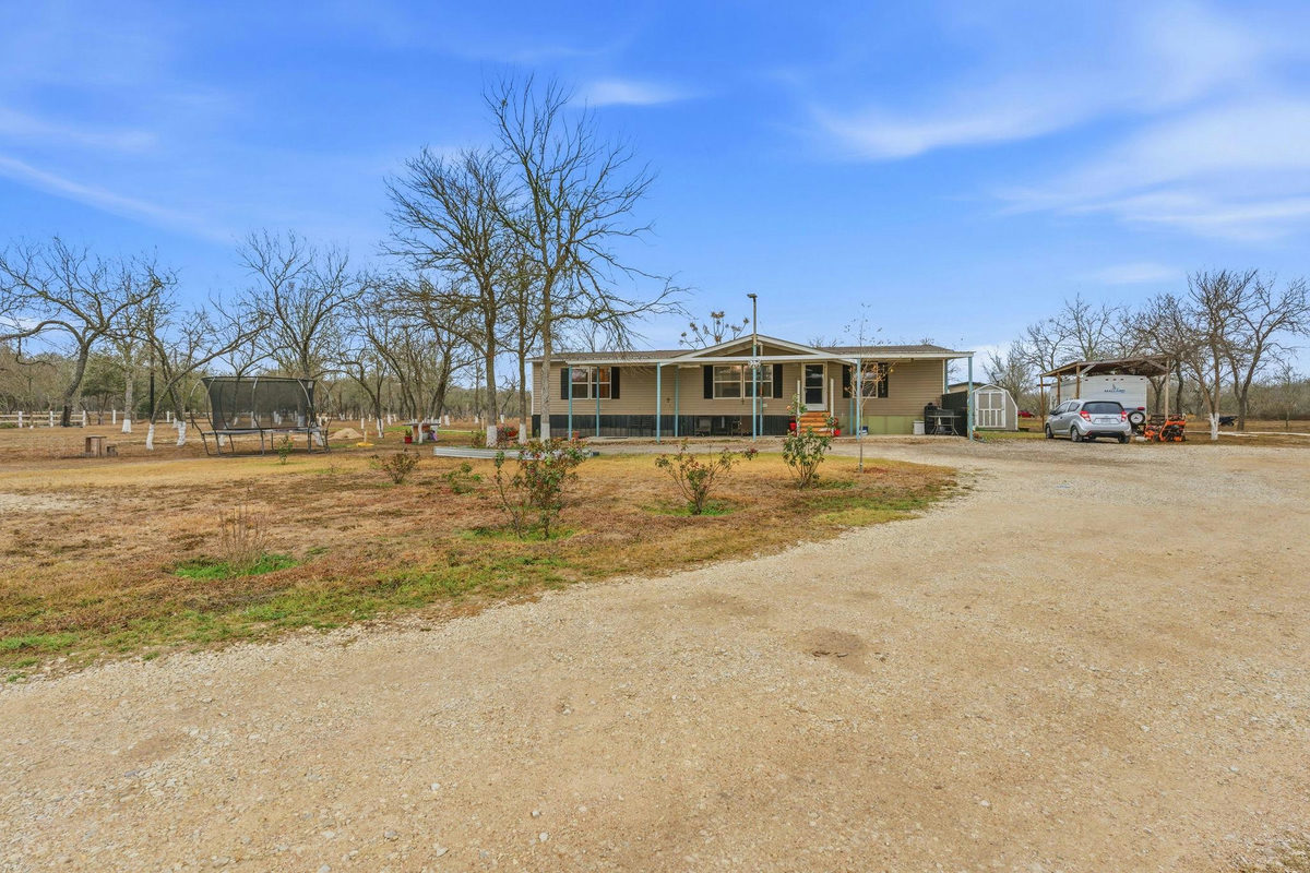 1278 Fm 812 Rd — photo 2