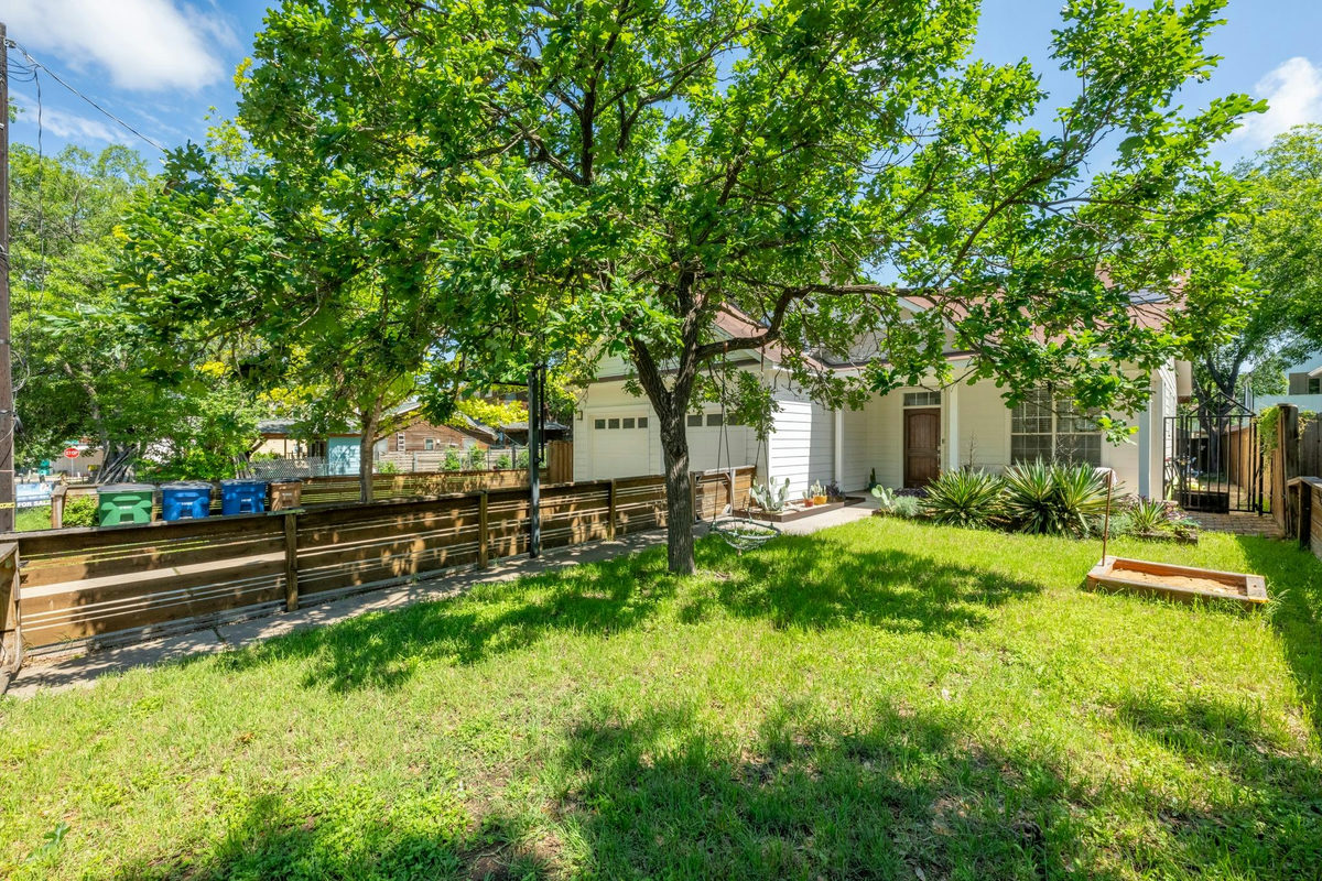 302 Ben Howell Dr — photo 2