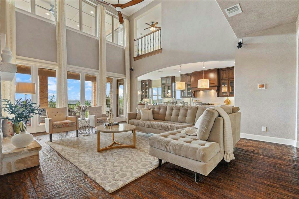 457 Santaluz Ln — photo 3