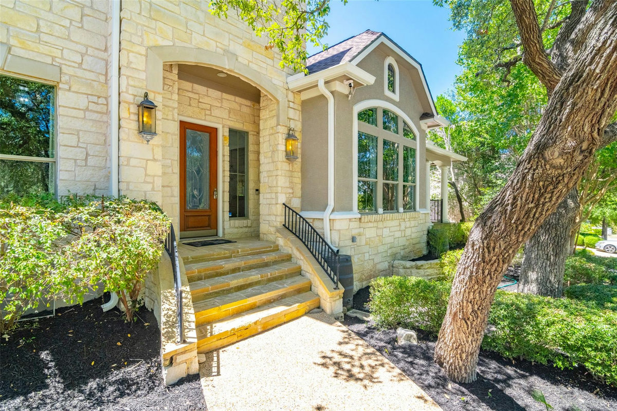 2704 Benevento Way — photo 2