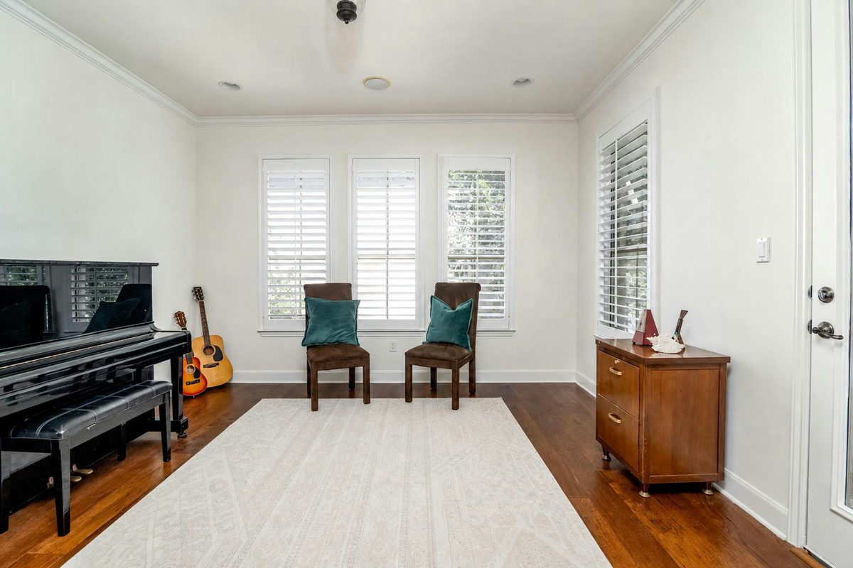 2704 Benevento Way — photo 5
