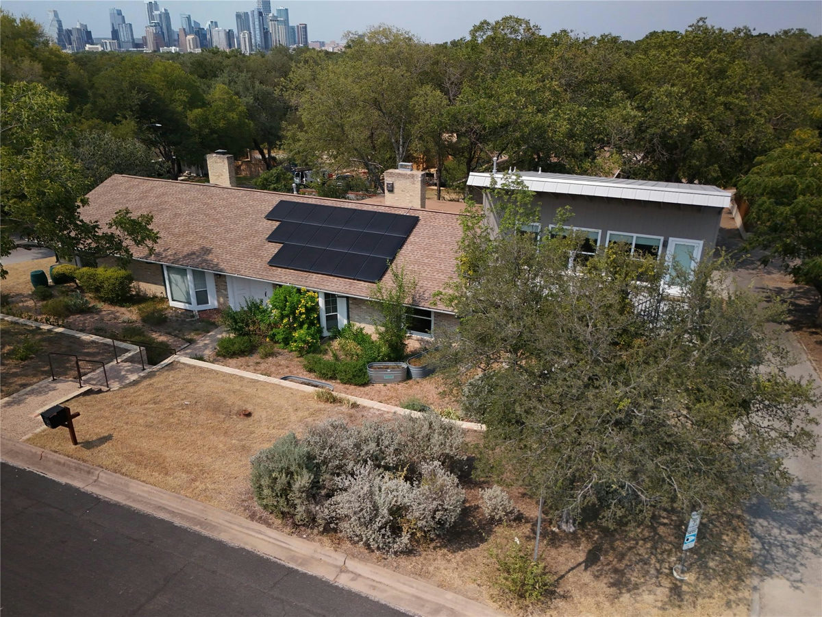 1706 Windoak Dr — exterior