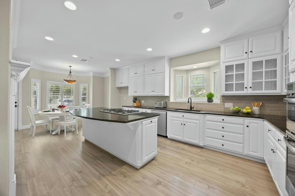 4801 Interlachen Ln — photo 2