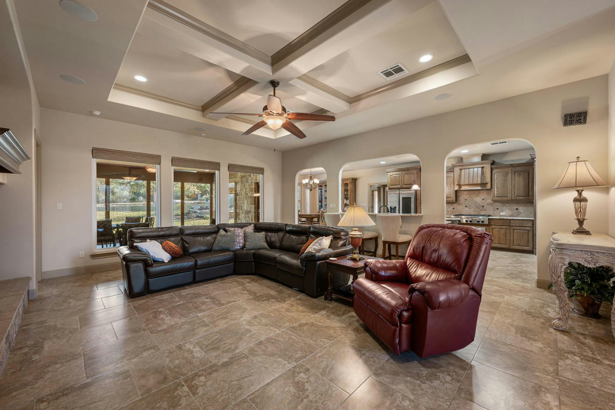 204 Overlook Ct — photo 4