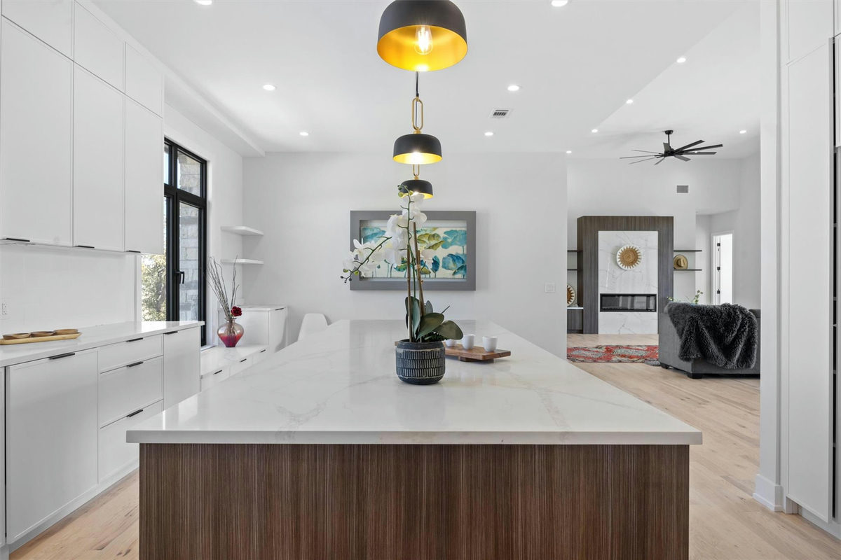 333 Spicewood Trails Dr — photo 4