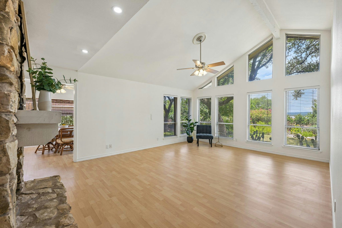 13101 Travis View Loop — photo 4