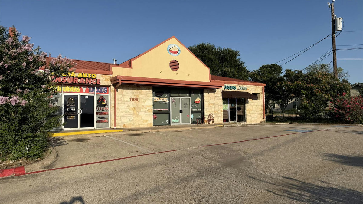 1105 S Mays St — exterior