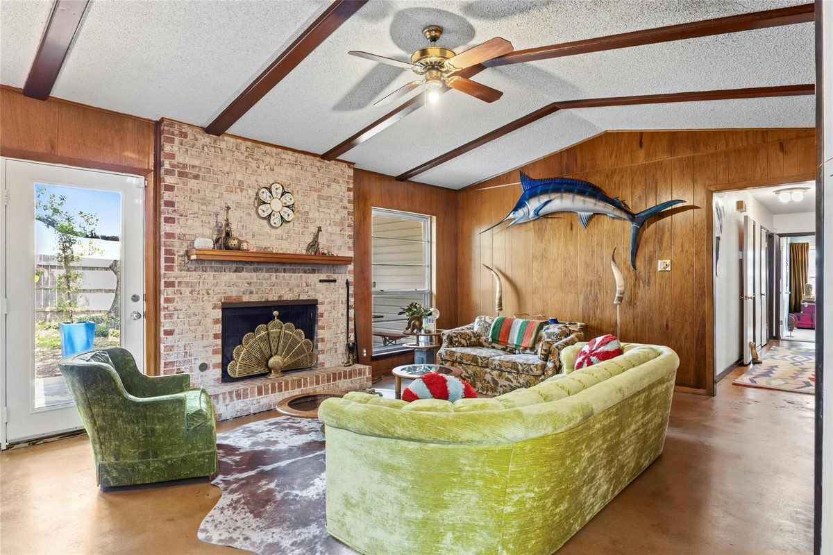 3304 Whitepine Dr — photo 2