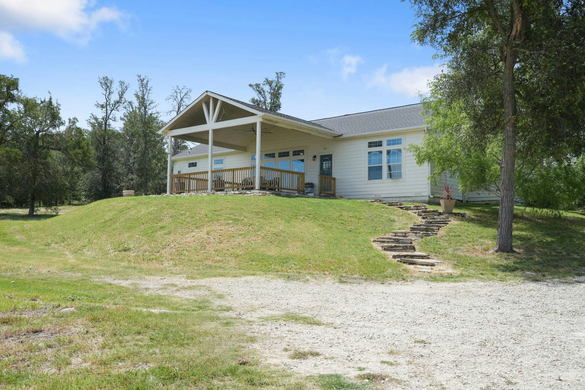 15701 Forest Glen Cv — exterior