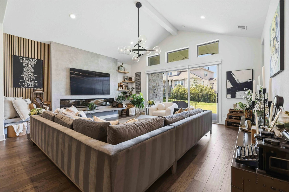 414 Sitlington Ln — photo 3