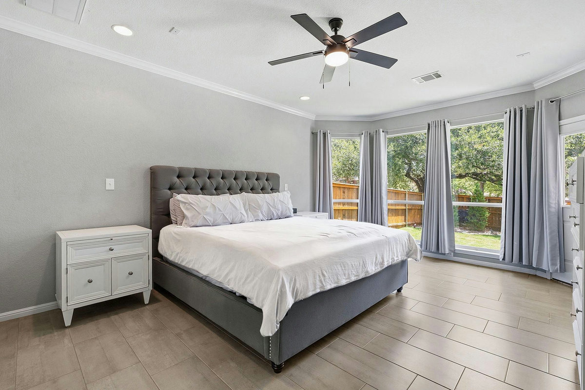 2700 Lothian Dr — photo 5