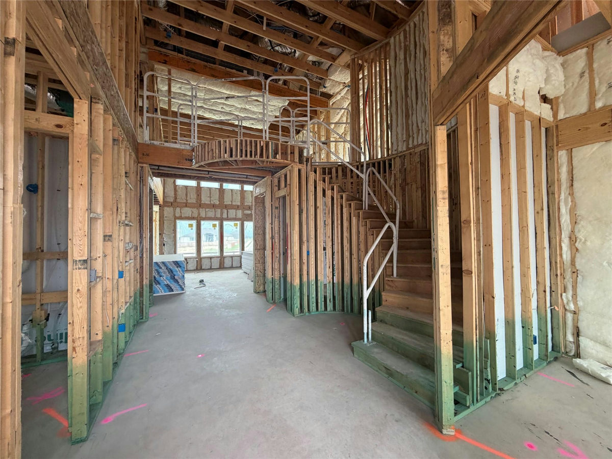 100 Uphill Dr — photo 2