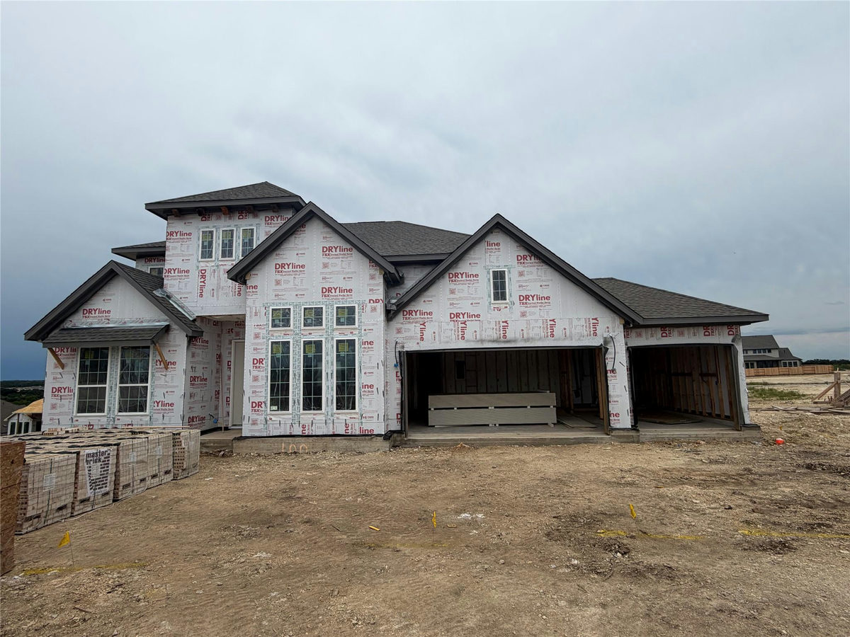 100 Uphill Dr — exterior