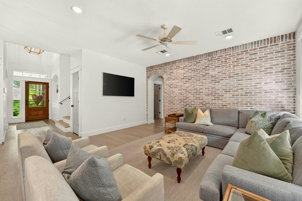 12816 Majestic Oaks Dr — photo 5