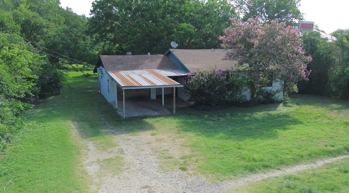 1806 Fortview Rd — photo 2