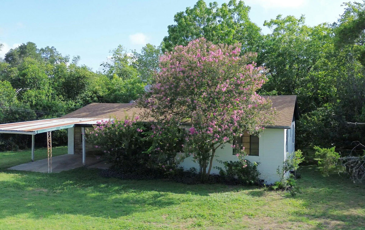 1806 Fortview Rd — photo 3