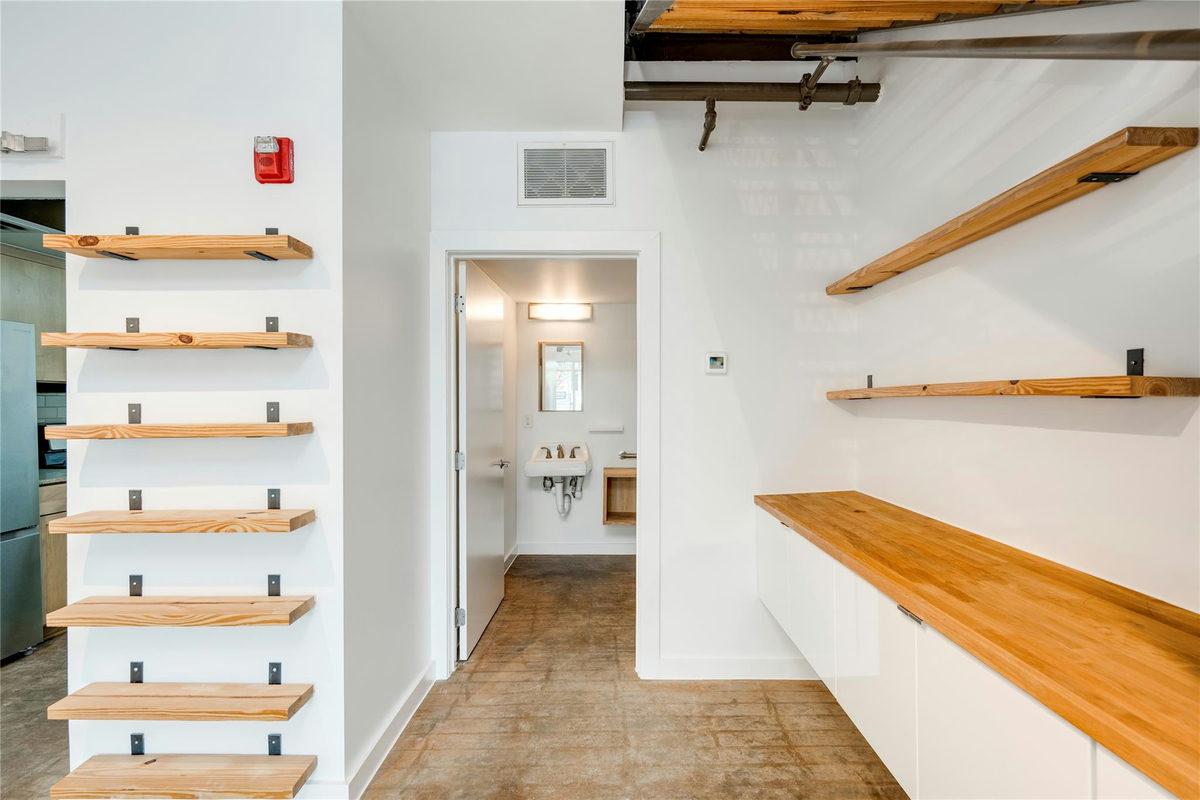 1601 E Cesar Chavez St #104 — photo 5