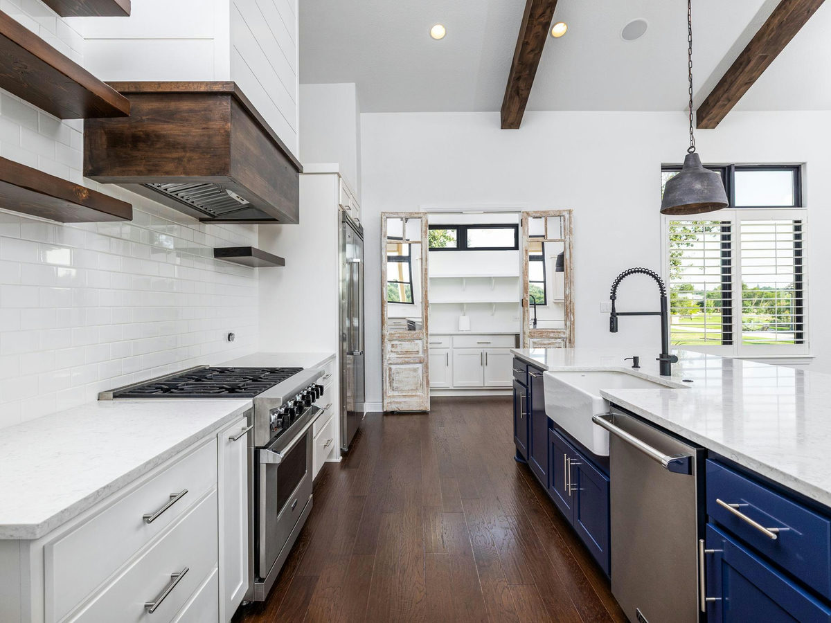 200 Maravilla Bluff Ln — photo 3