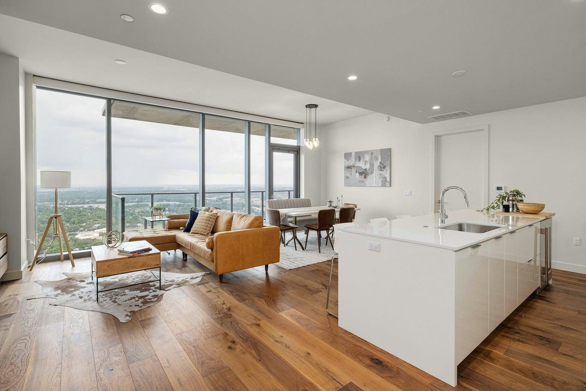 44 East Ave #4305 — exterior