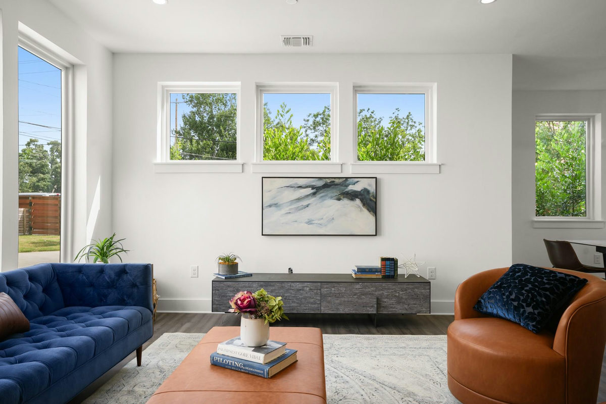 2111 Prather Ln #1 — exterior